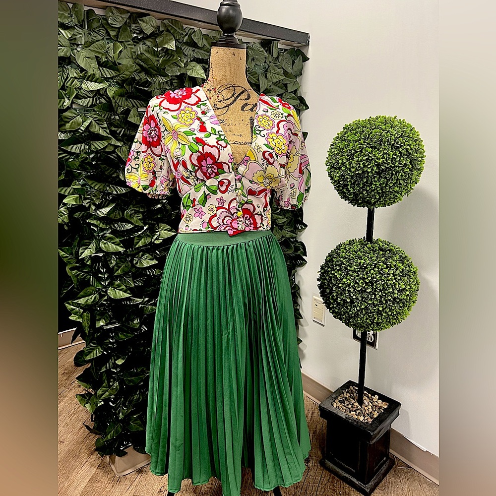 Floral wide sleeve crop